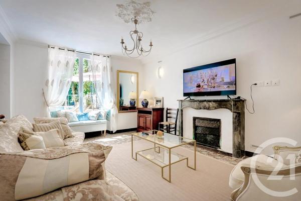 Maison à vendre  9 pièces - 270 m 2   PIGNANS  - 83