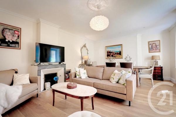 Maison à vendre  9 pièces - 270 m 2   PIGNANS  - 83