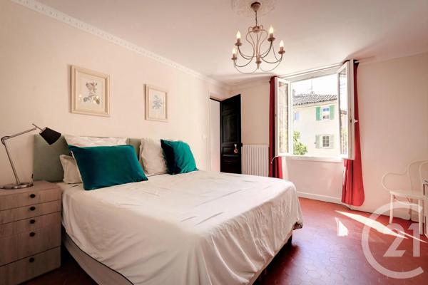 Maison à vendre  9 pièces - 270 m 2   PIGNANS  - 83