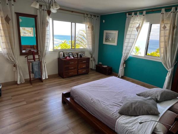 Villa à vendre 5 pièces vue océan SAINT GILLES LES BAINS (974)