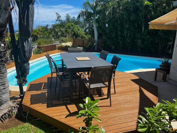 Villa à vendre 5 pièces vue océan SAINT GILLES LES BAINS (974)