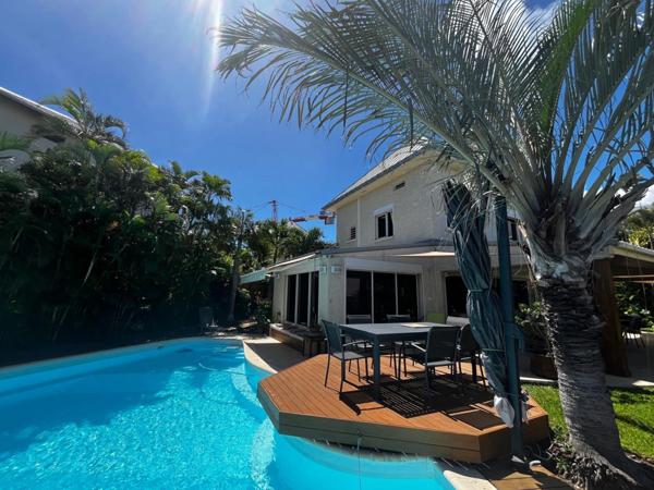 Villa à vendre 5 pièces vue océan SAINT GILLES LES BAINS (974)