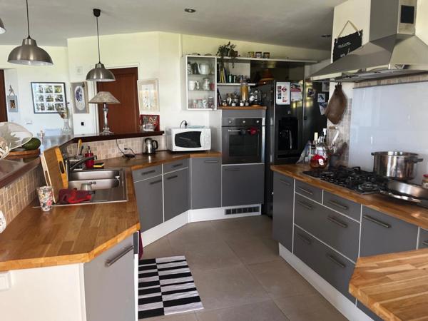 Villa à vendre 5 pièces vue océan SAINT GILLES LES BAINS (974)