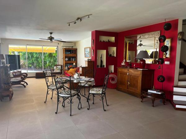 Villa à vendre 5 pièces vue océan SAINT GILLES LES BAINS (974)