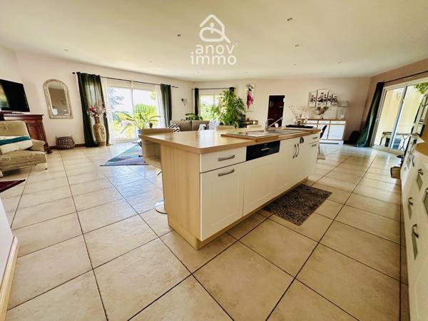 Maison 9 pièce(s) 4 chambre(s) 203.92 m²