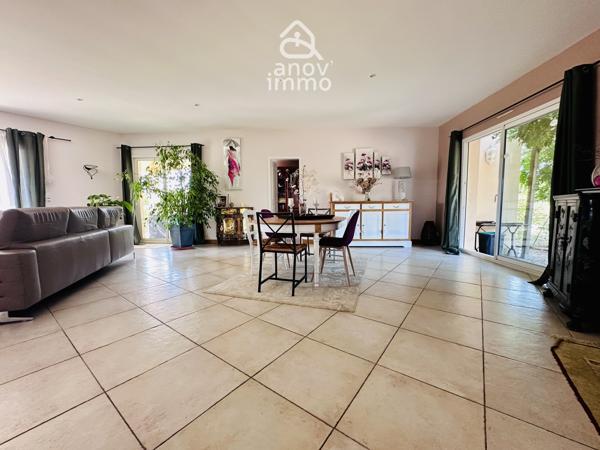 Maison 9 pièce(s) 4 chambre(s) 203.92 m²