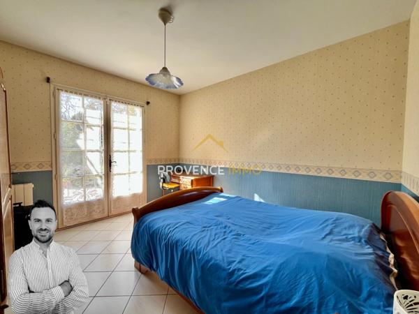 Eyguières (13430) Villa 150m² - Plain pied - 4 chambres - Piscine - Terrain de 5737m²