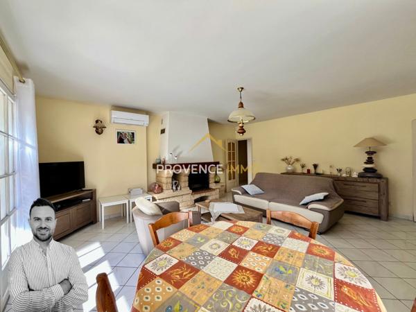 Eyguières (13430) Villa 150m² - Plain pied - 4 chambres - Piscine - Terrain de 5737m²