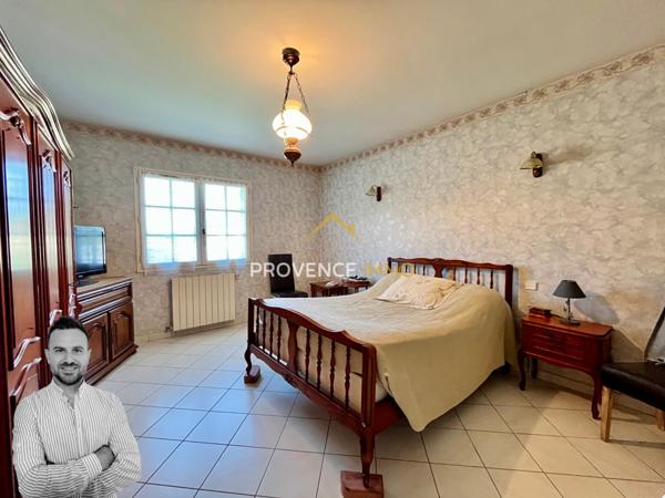 Eyguières (13430) Villa 150m² - Plain pied - 4 chambres - Piscine - Terrain de 5737m²