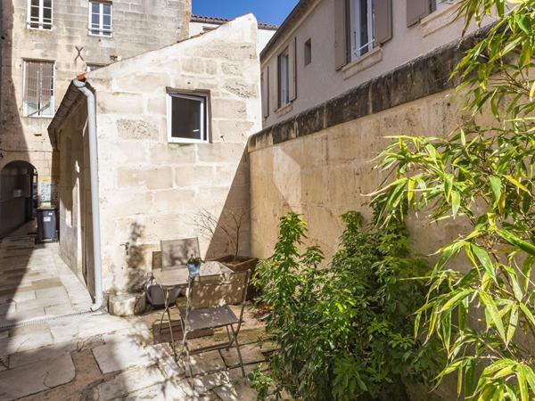 Immeuble Hyper-centre de Rochefort 4 logements et dépendances