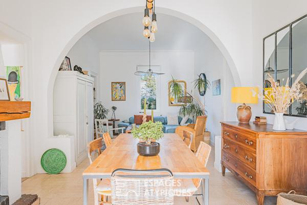 Ancienne longère revisitée avec piscine et jardin arboré