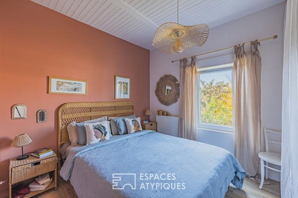 Ancienne longère revisitée avec piscine et jardin arboré