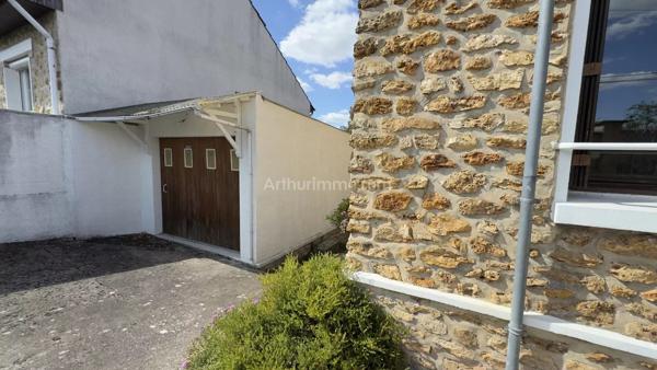 Vente                                                      Maison
                        
                     4 pièces                      79 m2                     à Saint-Fargeau-Ponthierry
