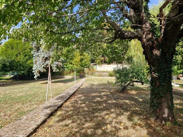 Vente                                                      Maison
                        
                     4 pièces                      79 m2                     à Saint-Fargeau-Ponthierry