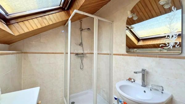 Vente                                                      Maison
                        
                     4 pièces                      79 m2                     à Saint-Fargeau-Ponthierry