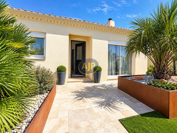 Maison à vendre Saint Jean De Monts - 3 pièces, 91m² avec 2 chambre(s) à 298 900€ - AJP Immobilier Saint-Jean-de-Monts