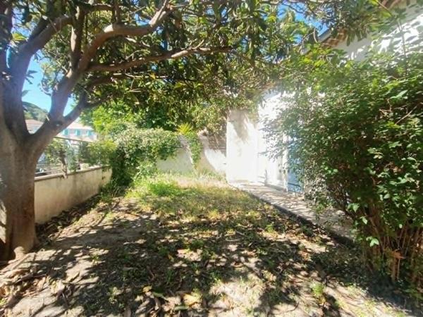 Maison Saint Chamas 4 pièce(s) 80 m2 avec JARDIN ET COURS