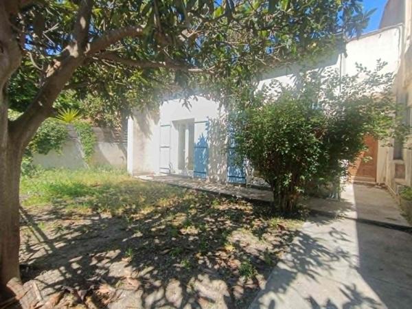 Maison Saint Chamas 4 pièce(s) 80 m2 avec JARDIN ET COURS
