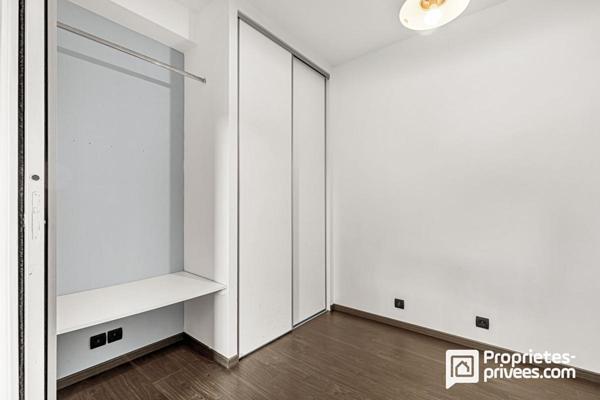 Superbe appartement rénové de plain-pied au coeur du village de Peymeinade