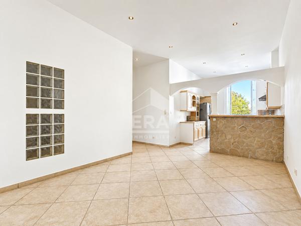 A vendre appartement type 3 de 69m2 avec terrasse de 10m2  place Sébastopol 13004 Marseille