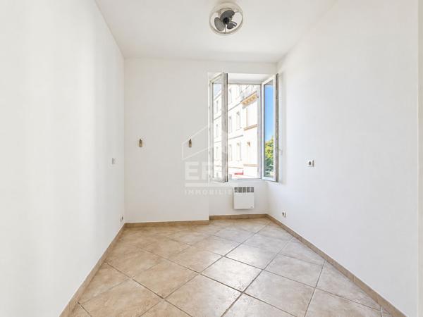 A vendre appartement type 3 de 69m2 avec terrasse de 10m2  place Sébastopol 13004 Marseille