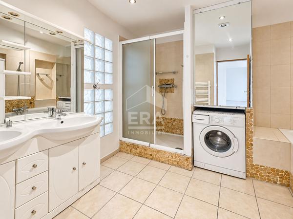 A vendre appartement type 3 de 69m2 avec terrasse de 10m2  place Sébastopol 13004 Marseille