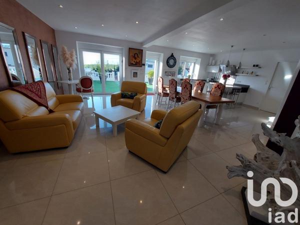 Maison traditionnelle 3 pièces de 108 m² à Saint-Pair-sur-Mer (50380)