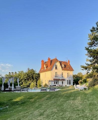 Villa bourgeoise dans un village thermal