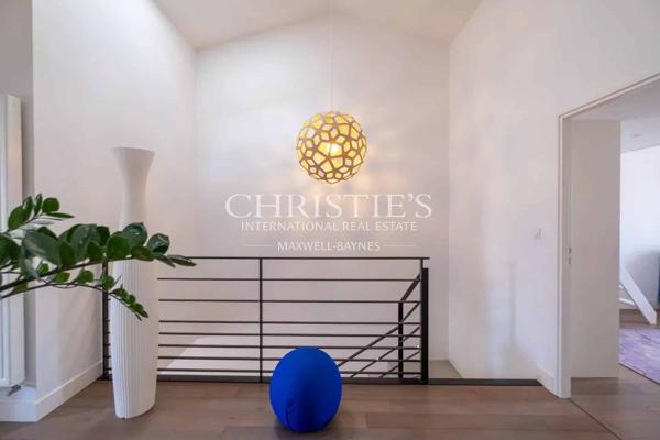 Maison d’architecte ancien clos, 190 m², histoire et modernité au cœur de La Flotte