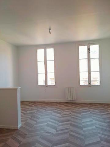 Grand studio 28 m² centre de Libourne, 2ème étage