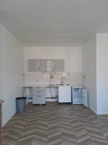 Grand studio 28 m² centre de Libourne, 2ème étage