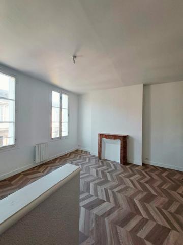 Grand studio 28 m² centre de Libourne, 2ème étage
