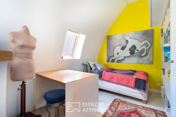 Maison contemporaine avec patio et terrasse