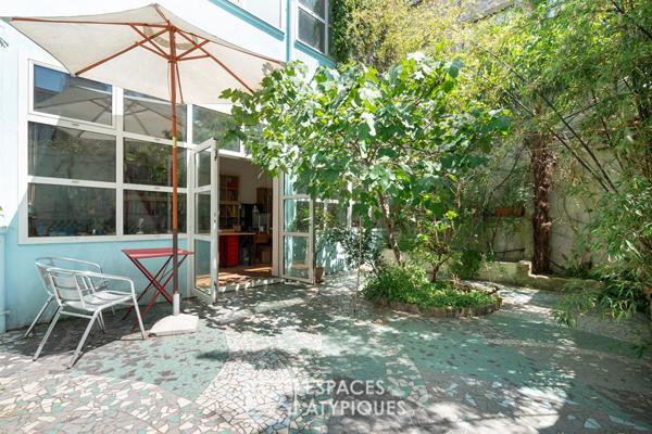 Maison contemporaine avec patio et terrasse