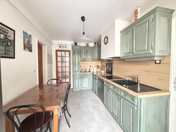 Maison 6 pièces à vendre à Cergy - Exclusivité Agence Principale Pontoise 375 000 € **  - Référence  11306