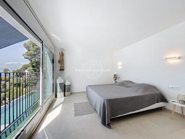 Roses – Somptueuse villa vue mer, 2ème ligne, plage 300m secteur prisé