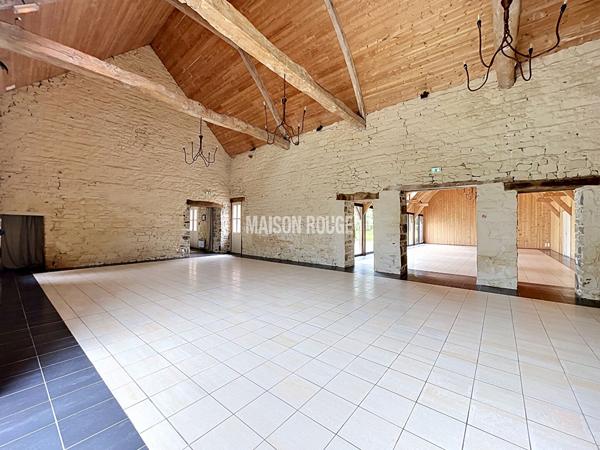 MONT-DOL - Maison de caractère avec dépendances et bâtiments professionnels dans un cadre verdoyant
