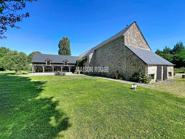MONT-DOL - Maison de caractère avec dépendances et bâtiments professionnels dans un cadre verdoyant