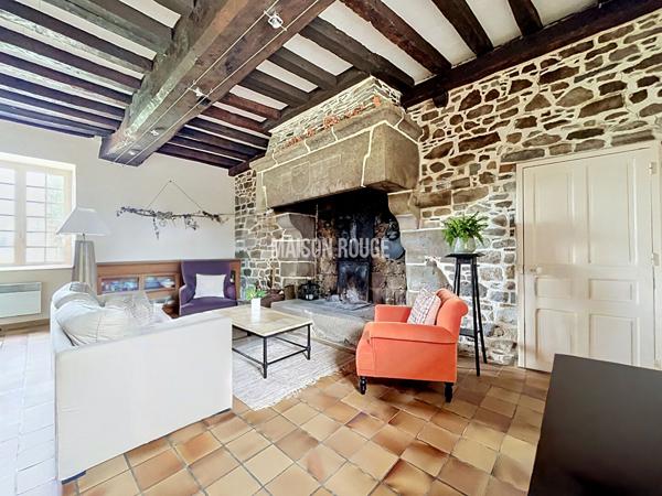 MONT-DOL - Maison de caractère avec dépendances et bâtiments professionnels dans un cadre verdoyant