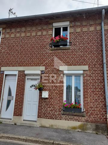 CHAUNY, TRÈS PROCHE CENTRE, MAISON DE VILLE