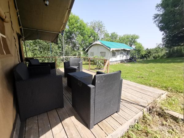 Villefranche-de-Rouergue (12200) Corps de ferme du XVIIIe rénové – Gîtes, mini-camping, piscine et superbe pigeonnier – Aveyron