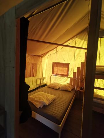 Villefranche-de-Rouergue (12200) Corps de ferme du XVIIIe rénové – Gîtes, mini-camping, piscine et superbe pigeonnier – Aveyron