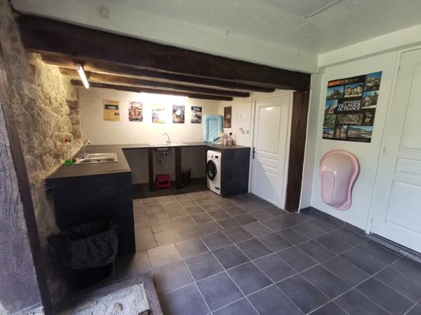 Villefranche-de-Rouergue (12200) Corps de ferme du XVIIIe rénové – Gîtes, mini-camping, piscine et superbe pigeonnier – Aveyron