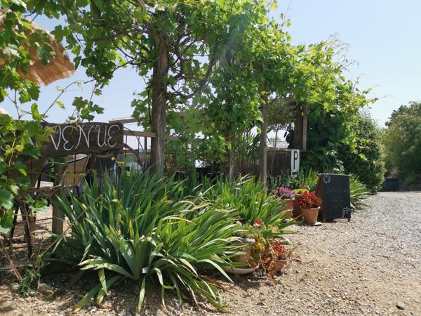 Villefranche-de-Rouergue (12200) Corps de ferme du XVIIIe rénové – Gîtes, mini-camping, piscine et superbe pigeonnier – Aveyron