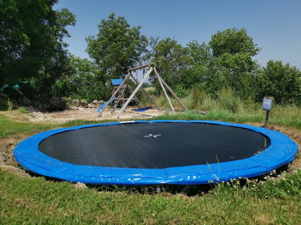 Villefranche-de-Rouergue (12200) Corps de ferme du XVIIIe rénové – Gîtes, mini-camping, piscine et superbe pigeonnier – Aveyron