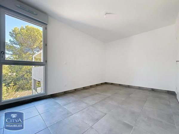 Appartement à louer 3 pièces 61.1m² Nîmes (30900)