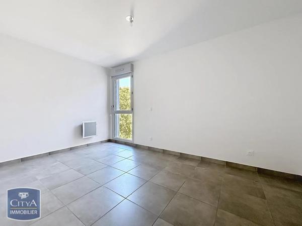 Appartement à louer 3 pièces 61.1m² Nîmes (30900)