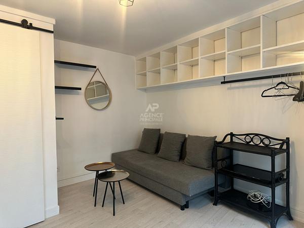 Studio meublé Saint Germain En Laye - centre-ville Loyer 650 €/mois charges comprises **  - Référence  17824