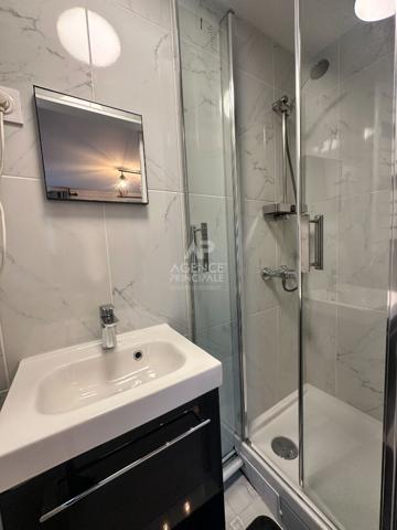 Studio meublé Saint Germain En Laye - centre-ville Loyer 650 €/mois charges comprises **  - Référence  17824