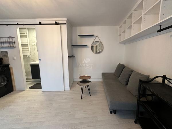 Studio meublé Saint Germain En Laye - centre-ville Loyer 650 €/mois charges comprises **  - Référence  17824